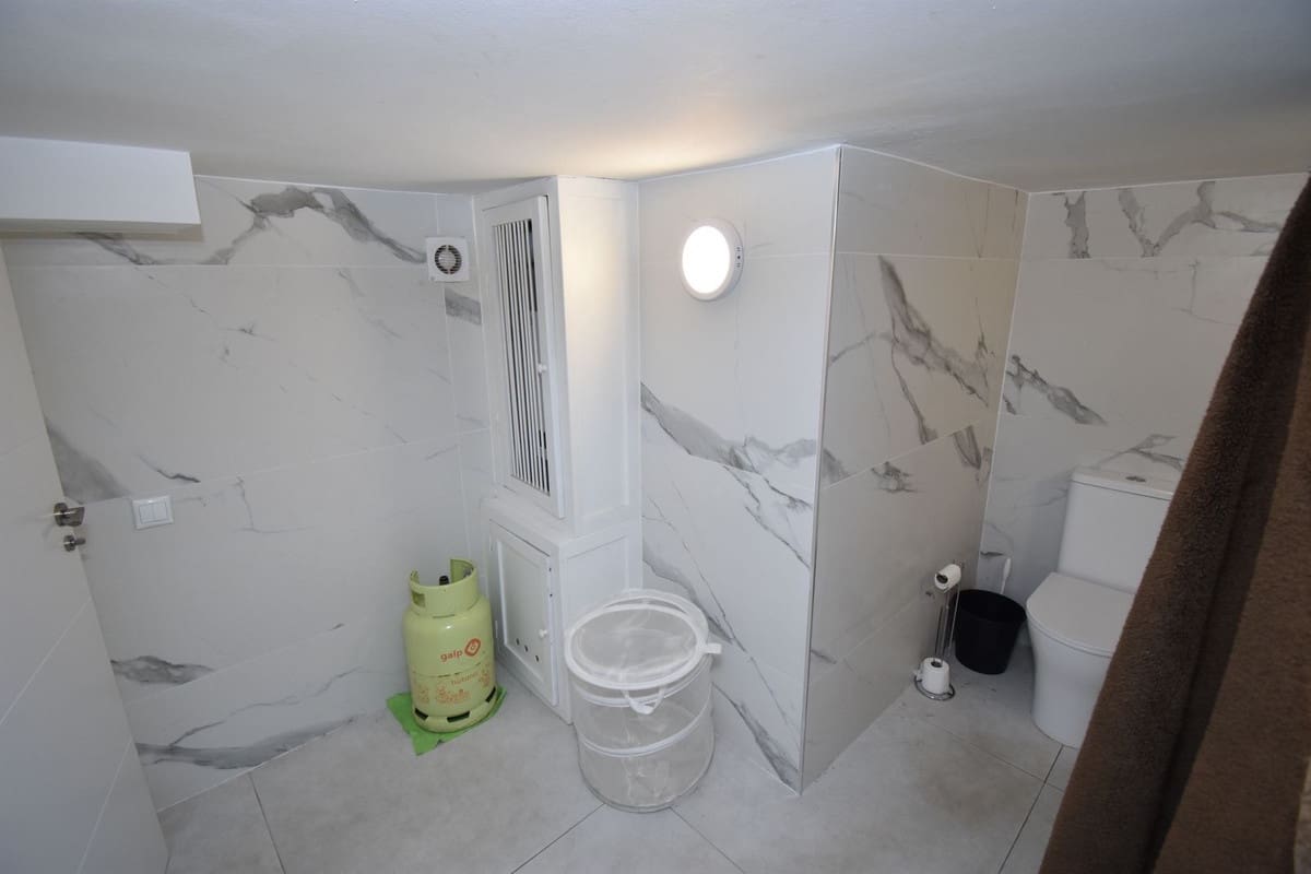 6 soveværelse Villa til salg i El Faro med swimmingpool garage - € 690.000 (Ref: 9998479)