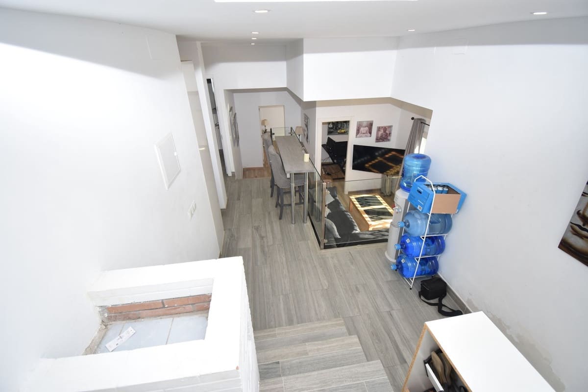 6 soveværelse Villa til salg i El Faro med swimmingpool garage - € 690.000 (Ref: 9998479)