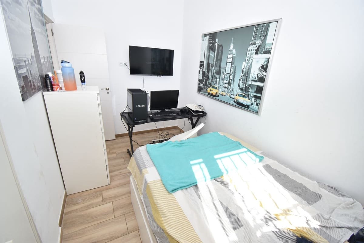 6 soveværelse Villa til salg i El Faro med swimmingpool garage - € 690.000 (Ref: 9998479)