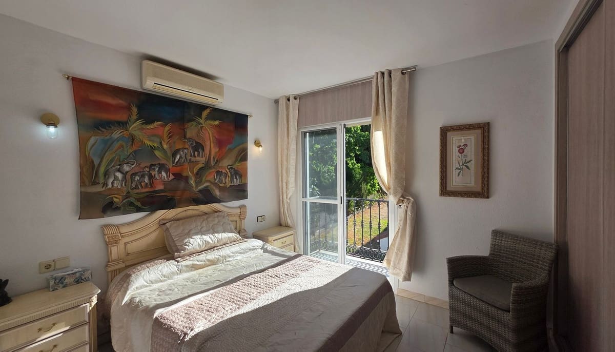 2 sovrum Hus till salu i Mijas Golf med pool garage - 360 000 € (Ref: 9998480)