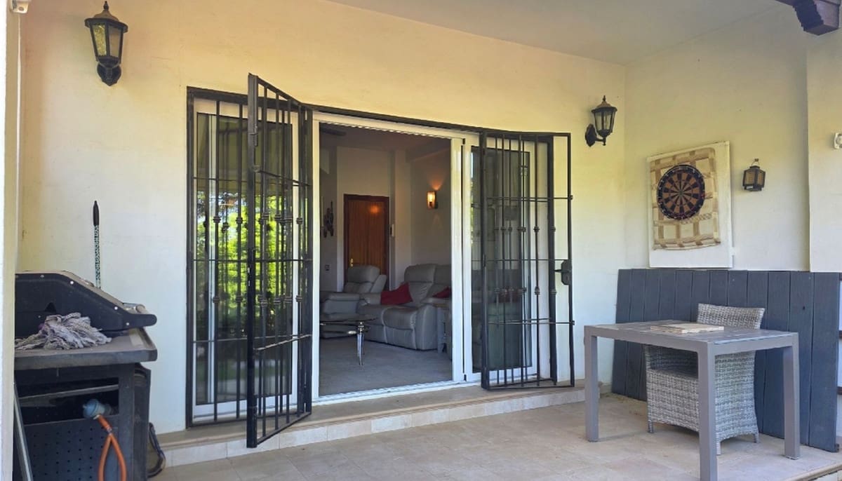 2 sovrum Hus till salu i Mijas Golf med pool garage - 360 000 € (Ref: 9998480)