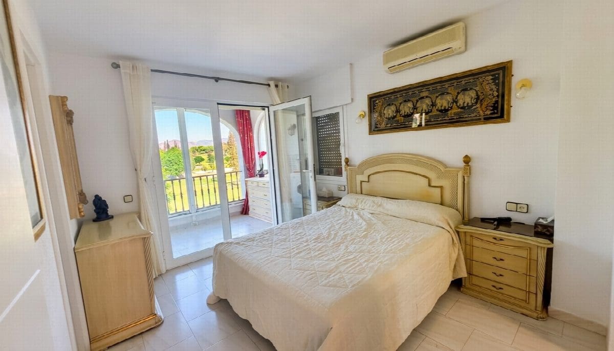 2 bedroom Townhouse for sale in Mijas Golf with pool - € 370,000 (Ref: 9998480)