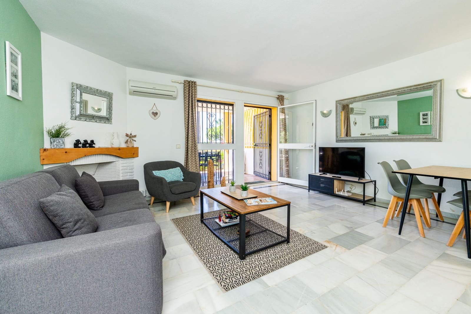 2 sypialnia Apartament na sprzedaż w Calahonda z basenem - 298 000 € (Ref: 10004928)