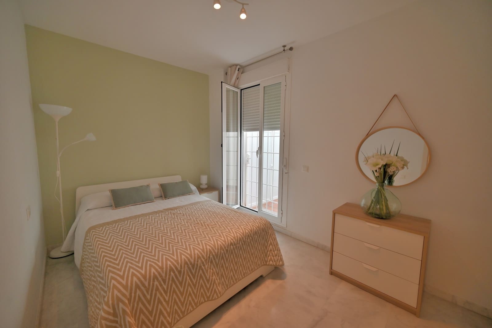 2 sypialnia Apartament na sprzedaż w Torrequebrada z basenem garażem - 515 000 € (Ref: 10012725)