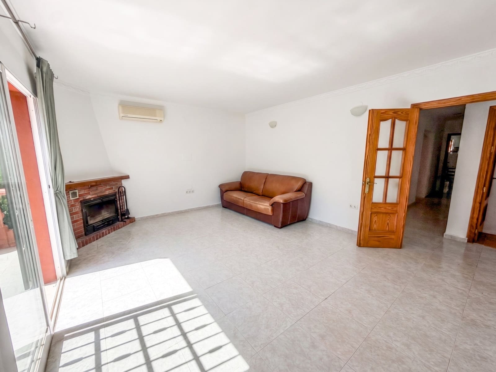 4 soverom Villa til salgs i Benalmadena med garasje - € 636 500 (Ref: 10016963)