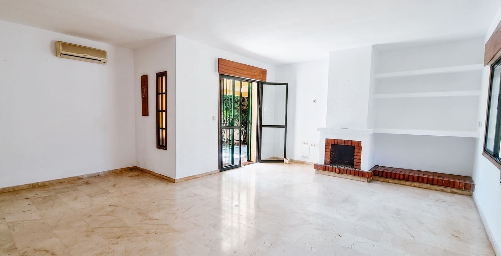 Chalet de 6 habitaciones en Benalmadena Costa en venta con piscina garaje - 775.000 € (Ref: 10018147)