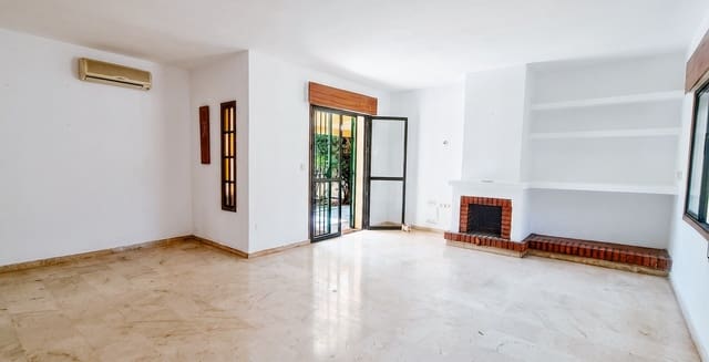 Chalet de 6 habitaciones en Benalmadena Costa, Benalmádena en venta con piscina garaje - 775.000 € (Ref: 10018147)