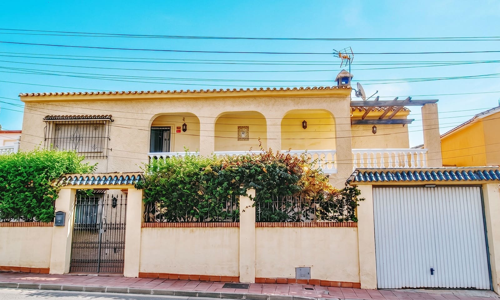 Chalet de 6 habitaciones en Benalmadena Costa en venta con piscina garaje - 775.000 € (Ref: 10018147)