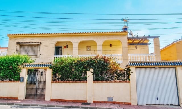 Chalet de 6 habitaciones en Benalmadena Costa, Benalmádena en venta con piscina garaje - 775.000 € (Ref: 10018147)