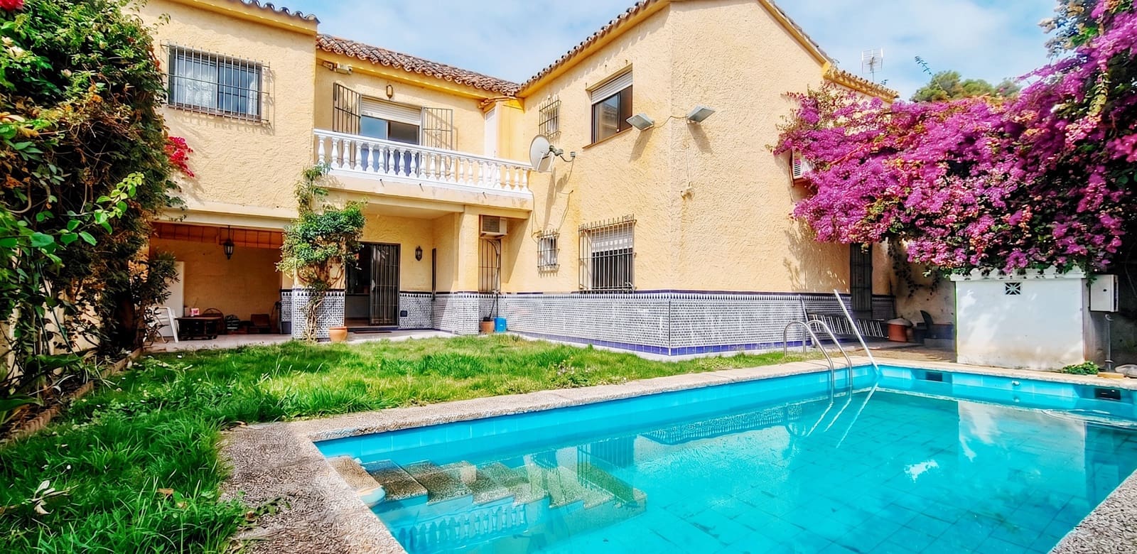 Chalet de 6 habitaciones en Benalmadena Costa en venta con piscina garaje - 775.000 € (Ref: 10018147)