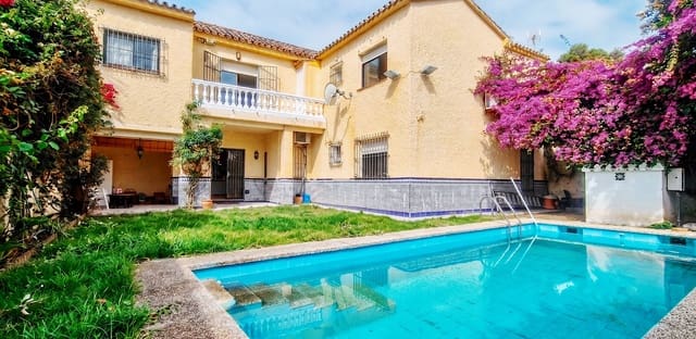 Chalet de 6 habitaciones en Benalmadena Costa, Benalmádena en venta con piscina garaje - 775.000 € (Ref: 10018147)