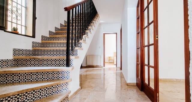 Chalet de 6 habitaciones en Benalmadena Costa, Benalmádena en venta con piscina garaje - 775.000 € (Ref: 10018147)
