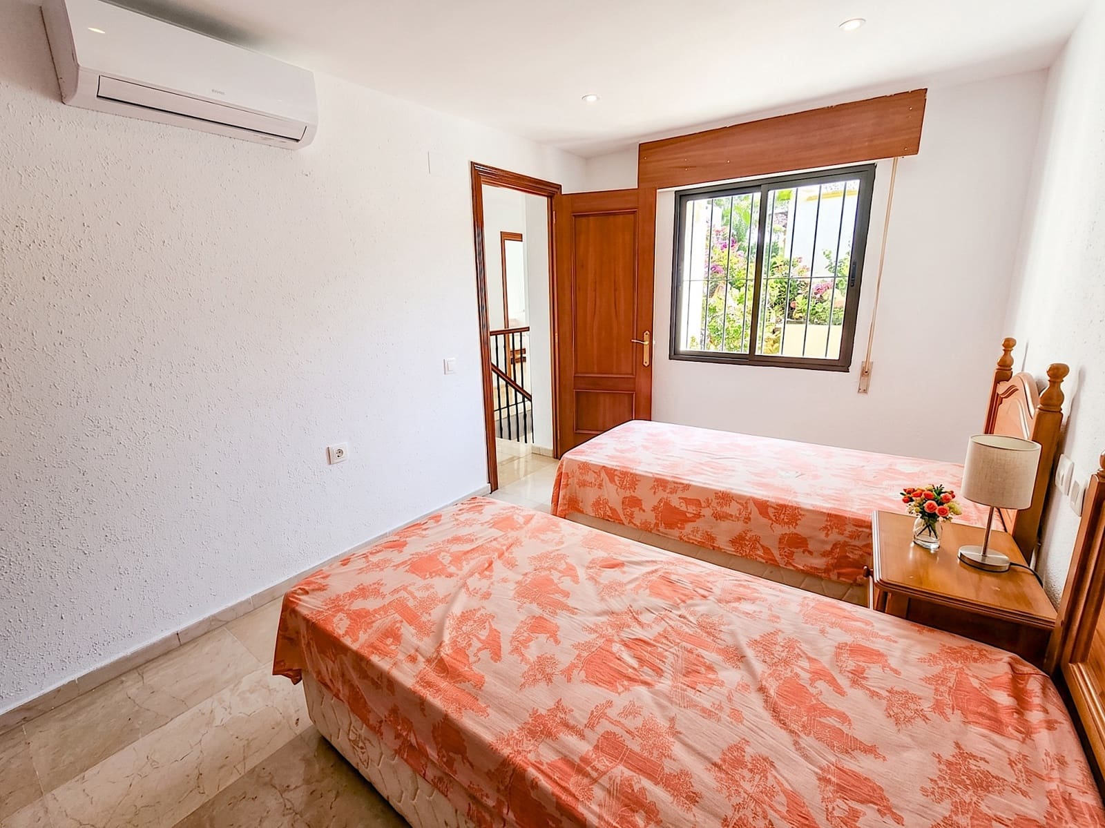 6 bedroom Villa for sale in Benalmadena Costa with pool garage - € 775,000 (Ref: 10018147)