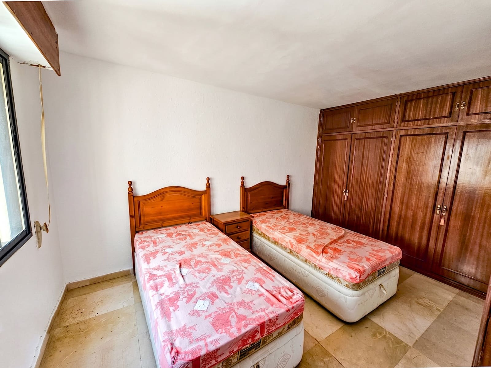 6 bedroom Villa for sale in Benalmadena Costa with pool garage - € 775,000 (Ref: 10018147)