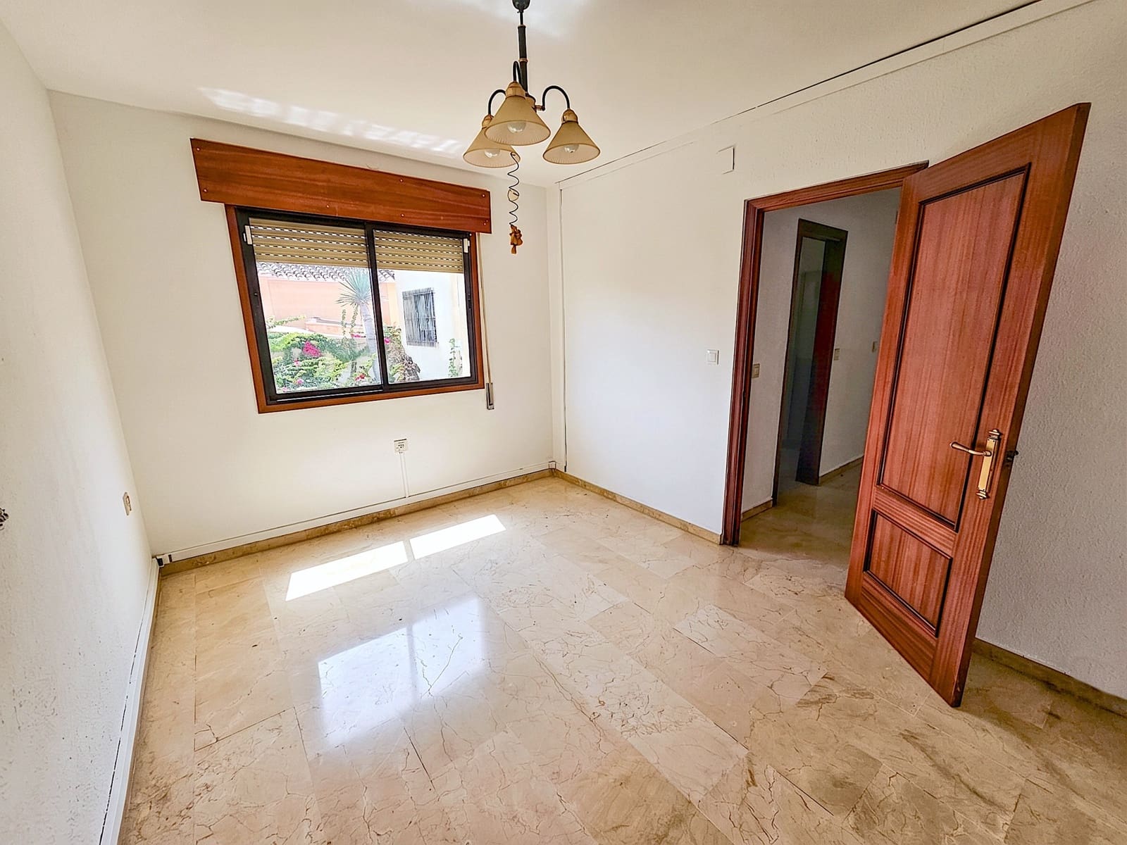 6 bedroom Villa for sale in Benalmadena Costa with pool garage - € 775,000 (Ref: 10018147)