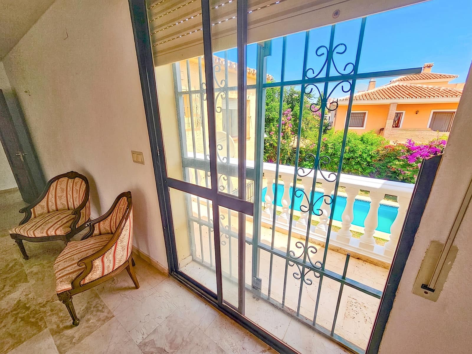 6 bedroom Villa for sale in Benalmadena Costa with pool garage - € 775,000 (Ref: 10018147)