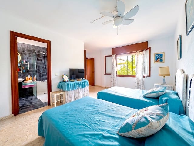 3 makuuhuone Huvila myytävänä paikassa La Capellania, Benalmádena mukana uima-altaan 
autotalli - 869 600 € (Ref: 10020010)