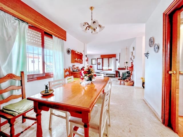 3 makuuhuone Huvila myytävänä paikassa La Capellania, Benalmádena mukana uima-altaan 
autotalli - 869 600 € (Ref: 10020010)