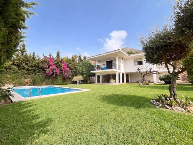 3 makuuhuone Huvila myytävänä paikassa La Capellania, Benalmádena mukana uima-altaan 
autotalli - 869 600 € (Ref: 10020010)