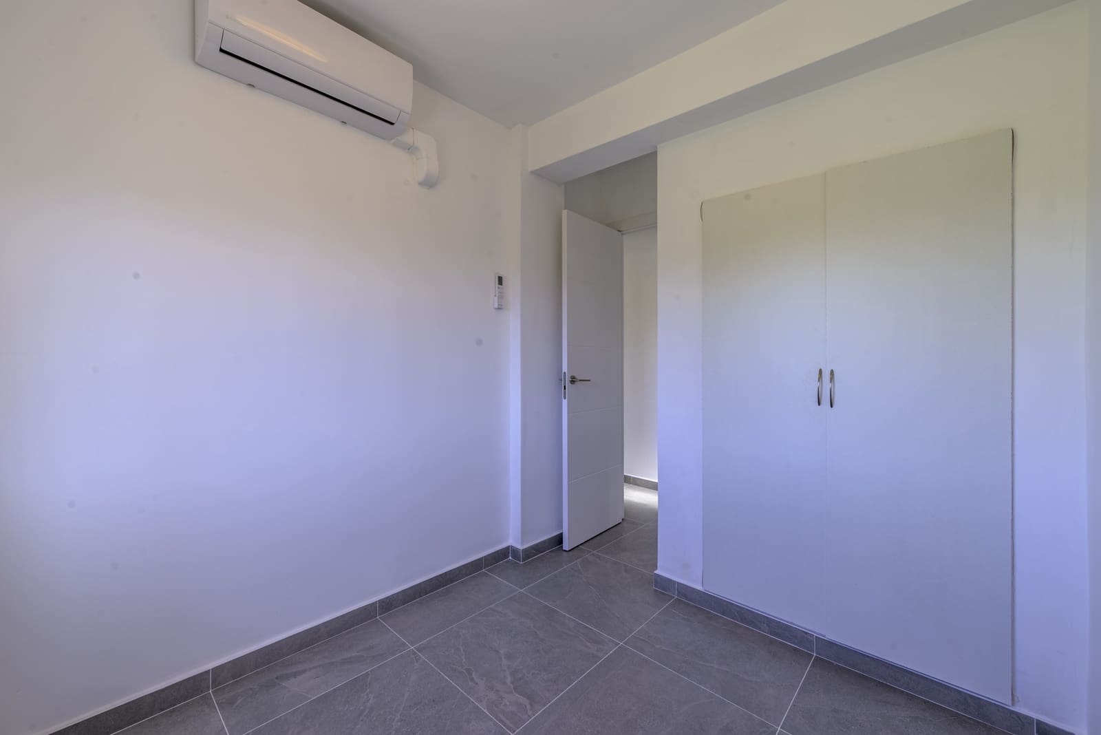 3 sypialnia Apartament na sprzedaż w Calahonda z basenem garażem - 349 000 € (Ref: 10020011)