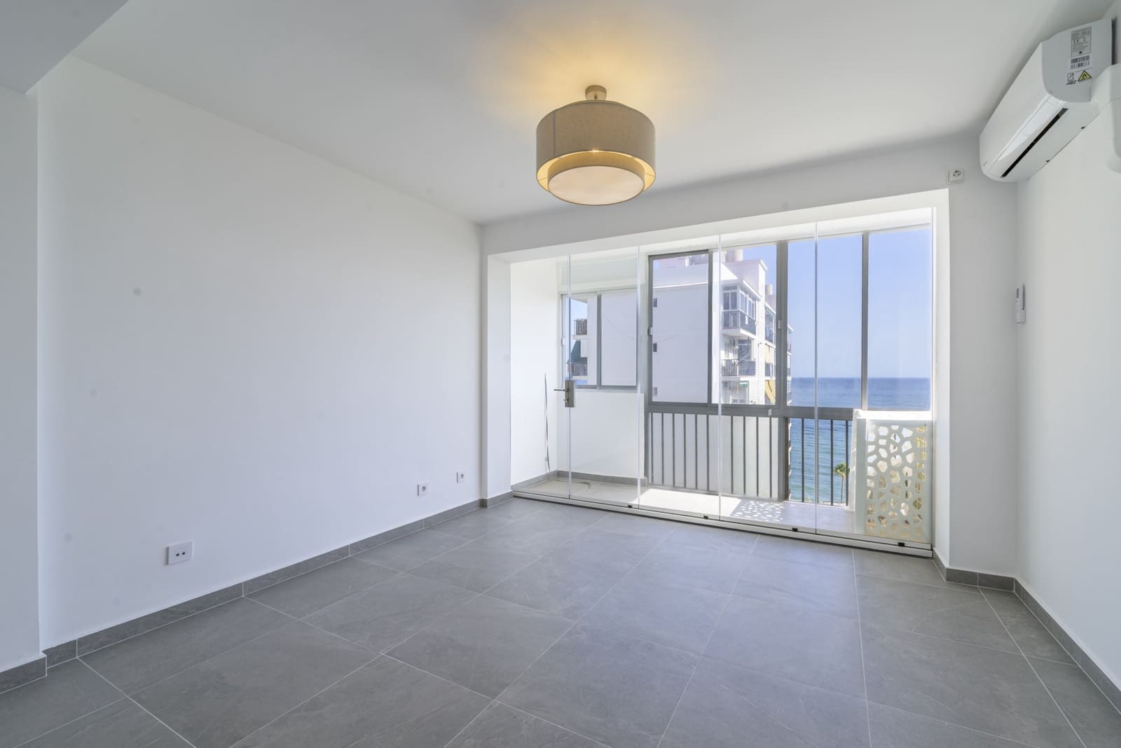 3 sypialnia Apartament na sprzedaż w Calahonda z basenem garażem - 349 000 € (Ref: 10020011)