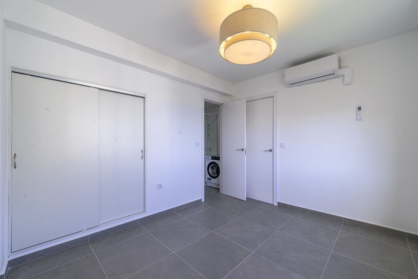 3 sypialnia Apartament na sprzedaż w Calahonda z basenem garażem - 349 000 € (Ref: 10020011)