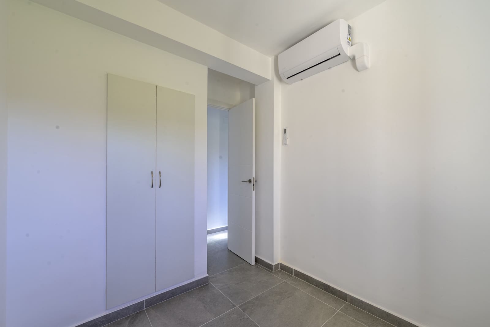 3 sypialnia Apartament na sprzedaż w Calahonda z basenem garażem - 349 000 € (Ref: 10020011)