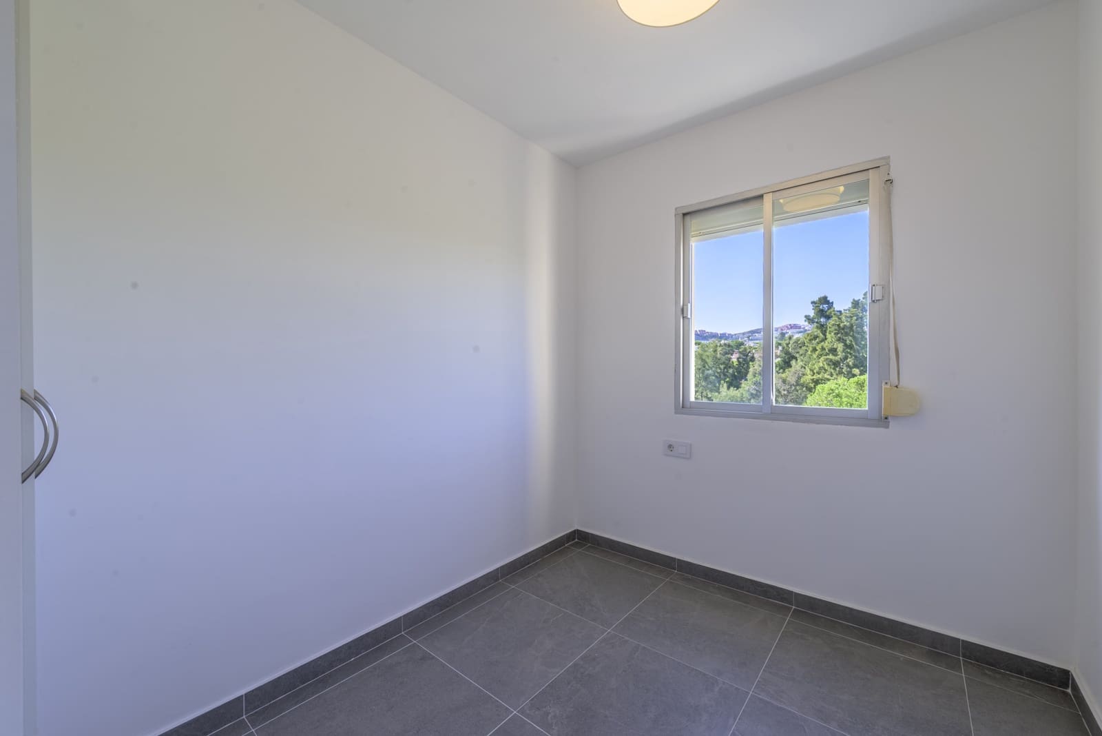 3 sypialnia Apartament na sprzedaż w Calahonda z basenem garażem - 349 000 € (Ref: 10020011)