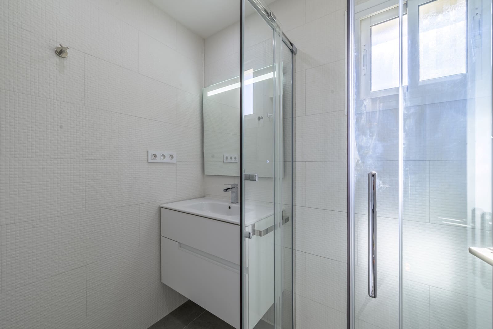 3 sypialnia Apartament na sprzedaż w Calahonda z basenem garażem - 349 000 € (Ref: 10020011)
