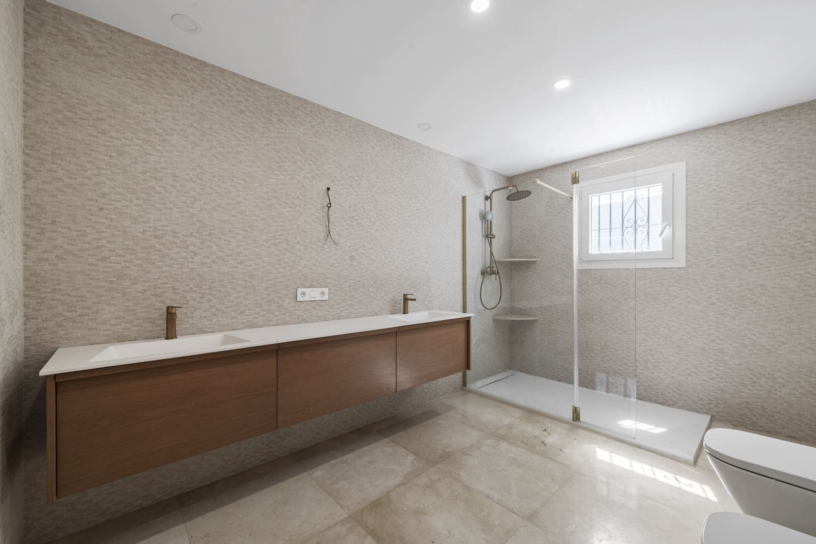 7 sovrum Villa till salu i Mijas Costa med pool garage - 1 650 000 € (Ref: 10021847)