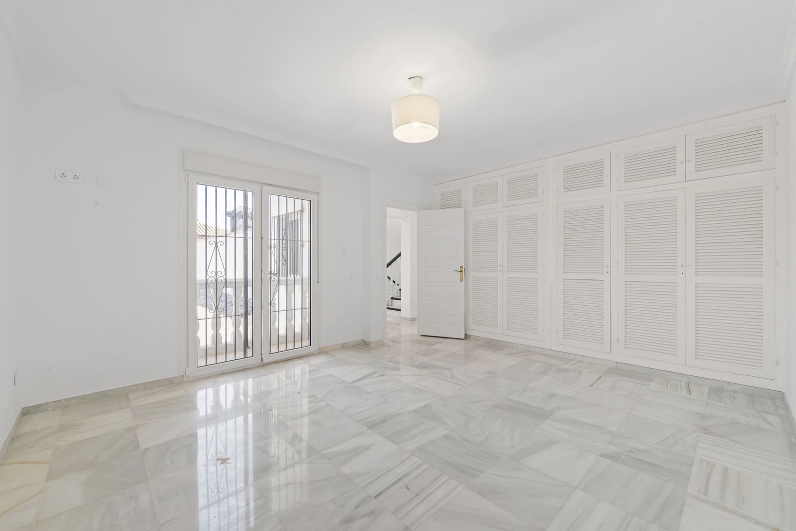 7 sovrum Villa till salu i Mijas Costa med pool garage - 1 650 000 € (Ref: 10021847)