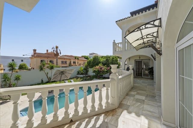 7 bedroom Villa for sale in Mijas Costa, Mijas with pool garage - € 1,650,000 (Ref: 10021847)