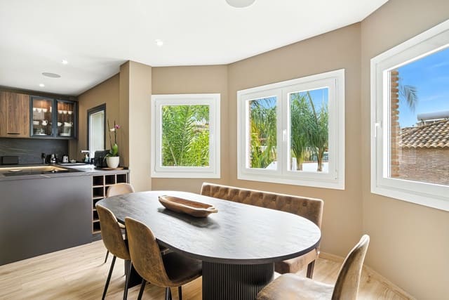 6 bedroom Villa for sale in Mijas Costa, Mijas with pool garage - € 1,395,000 (Ref: 10024983)