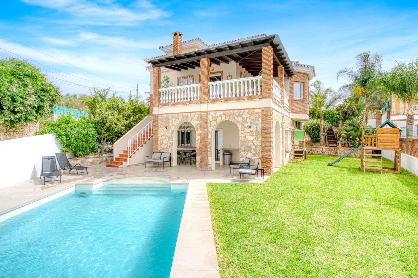 6 sovrum Villa till salu i Mijas Costa med pool garage - 1 395 000 € (Ref: 10024983)
