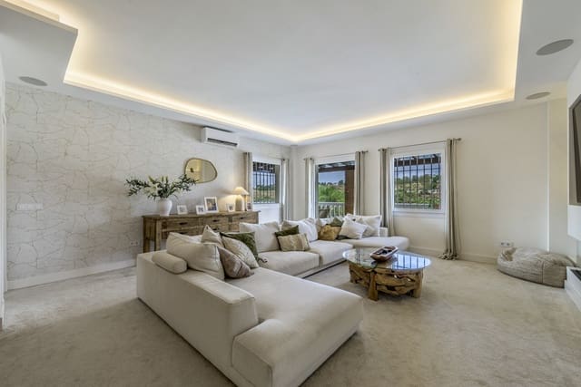 Chalet de 6 habitaciones en Mijas Costa, Mijas en venta con piscina garaje - 1.395.000 € (Ref: 10024983)