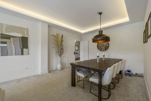 Chalet de 6 habitaciones en Mijas Costa, Mijas en venta con piscina garaje - 1.395.000 € (Ref: 10024983)