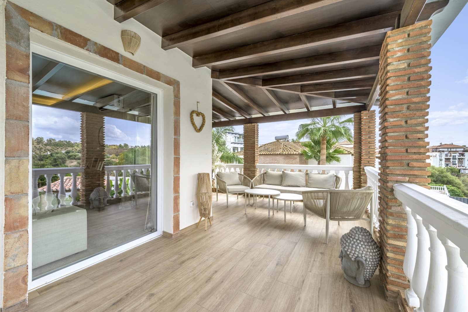 6 bedroom Villa for sale in Mijas Costa with pool garage - € 1,395,000 (Ref: 10024983)