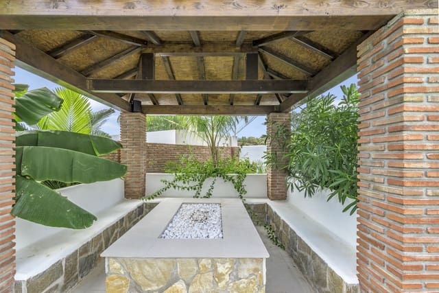6 slaapkamer Villa te koop in Mijas Costa, Mijas met zwembad garage - € 1.395.000 (Ref: 10024983)