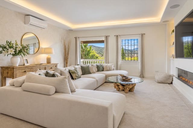 6 soverom Villa til salgs i Mijas Costa, Mijas med svømmebasseng garasje - € 1 395 000 (Ref: 10024983)