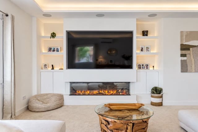 6 soverom Villa til salgs i Mijas Costa, Mijas med svømmebasseng garasje - € 1 395 000 (Ref: 10024983)