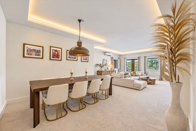 6 soverom Villa til salgs i Mijas Costa, Mijas med svømmebasseng garasje - € 1 395 000 (Ref: 10024983)
