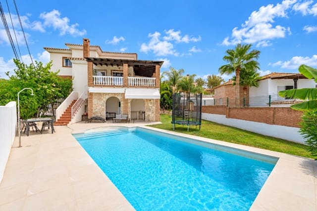 6 soverom Villa til salgs i Mijas Costa, Mijas med svømmebasseng garasje - € 1 395 000 (Ref: 10024983)