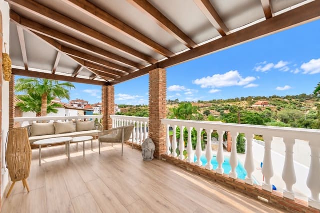 6 soverom Villa til salgs i Mijas Costa, Mijas med svømmebasseng garasje - € 1 395 000 (Ref: 10024983)