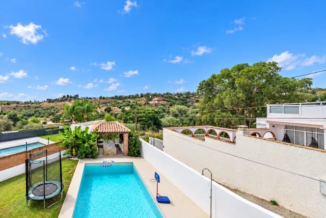6 soverom Villa til salgs i Mijas Costa, Mijas med svømmebasseng garasje - € 1 395 000 (Ref: 10024983)