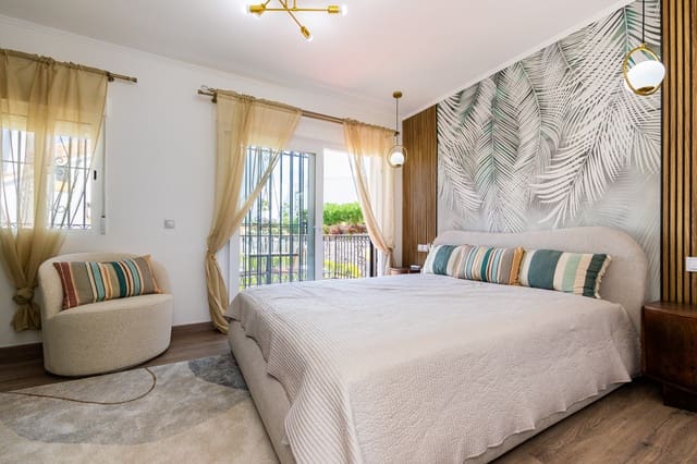 4 camera da letto Villetta Bifamiliare in vendita in Calahonda, Mijas con piscina - 630.000 € (Rif: 10031362)