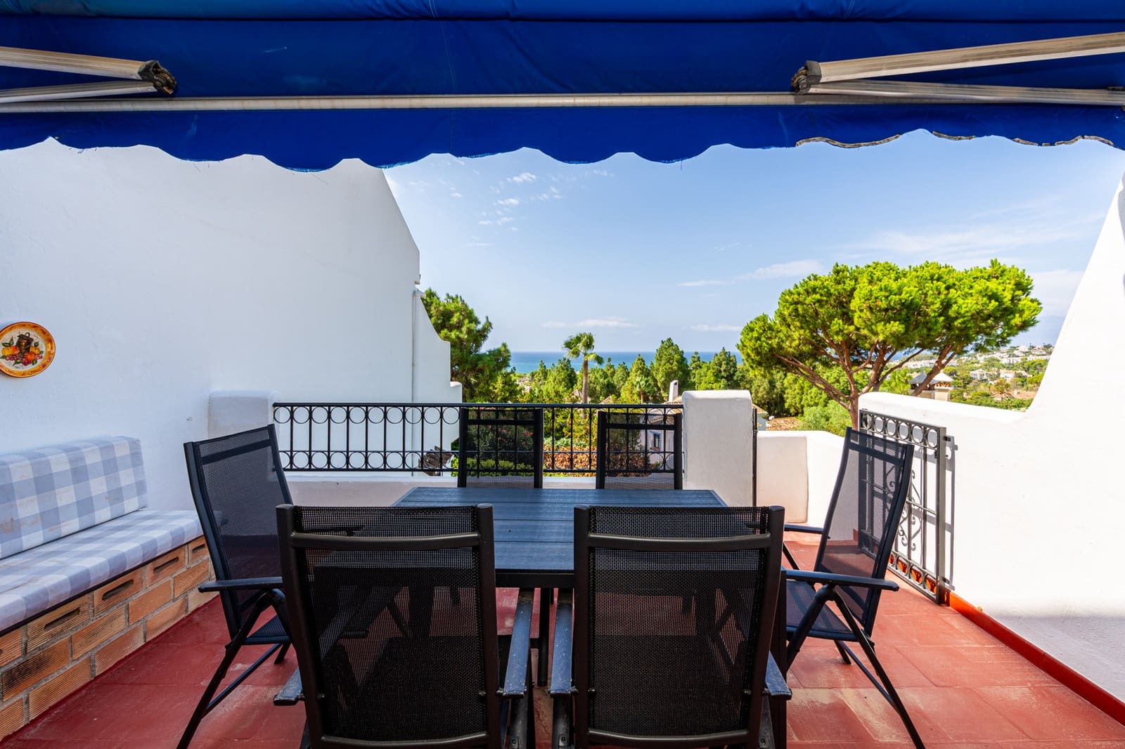 4 quarto Moradia Geminada para venda em Calahonda com piscina - 630 000 € (Ref: 10031362)