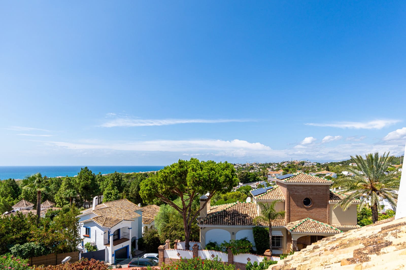 4 quarto Moradia Geminada para venda em Calahonda com piscina - 630 000 € (Ref: 10031362)