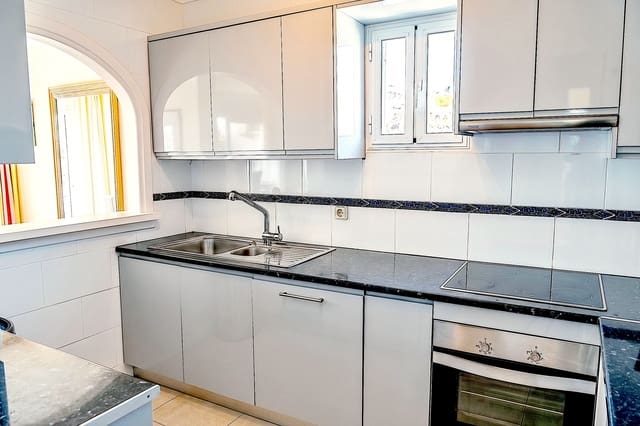 3 makuuhuone Huoneisto myytävänä paikassa Marbella mukana uima-altaan 
autotalli - 765 000 € (Ref: 10036275)