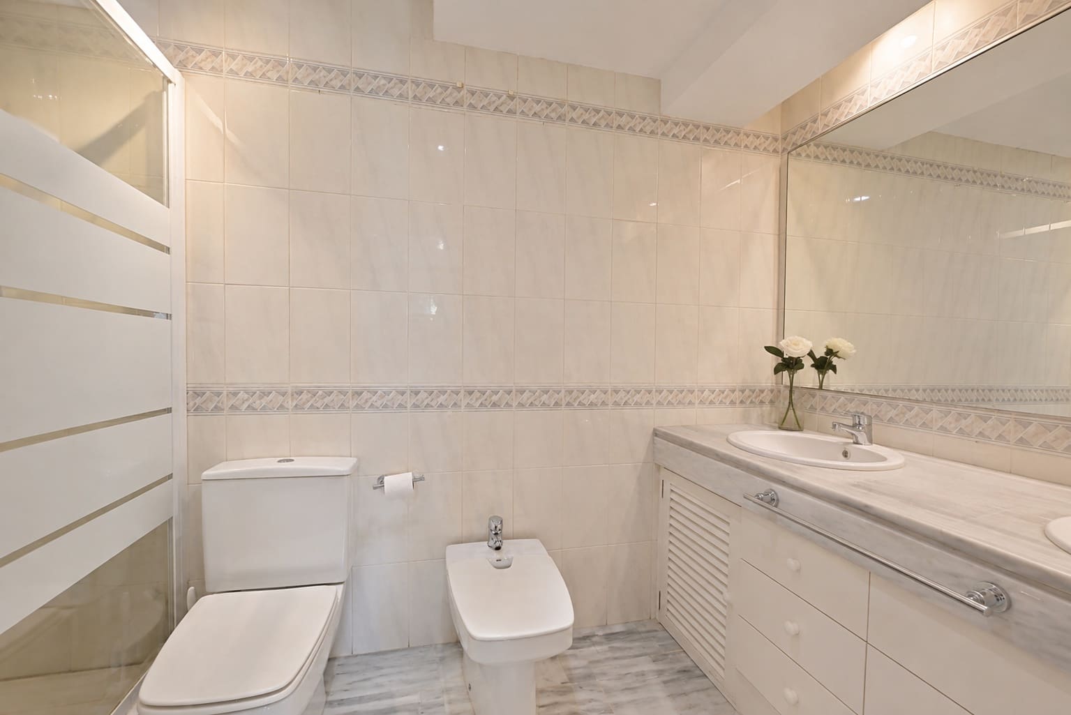 Apartamento de 3 habitaciones en Marbella en venta con piscina garaje - 575.000 € (Ref: 10040228)