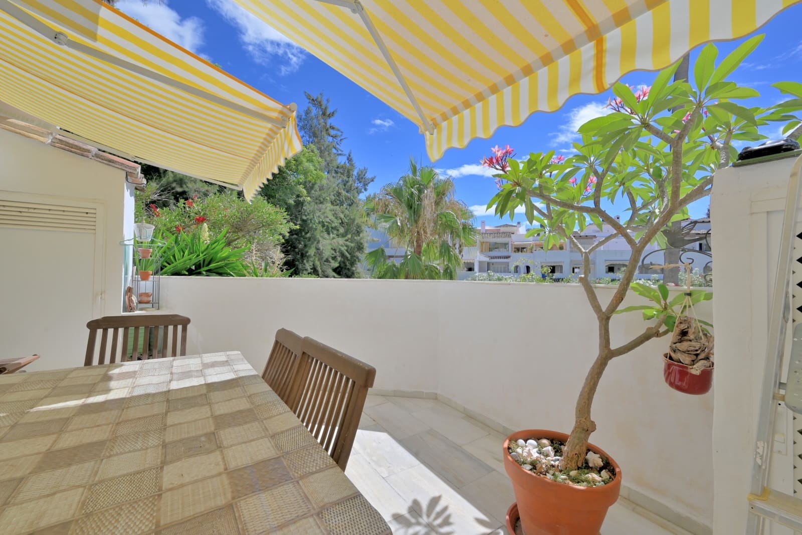 Apartamento de 3 habitaciones en Marbella en venta con piscina garaje - 575.000 € (Ref: 10040228)